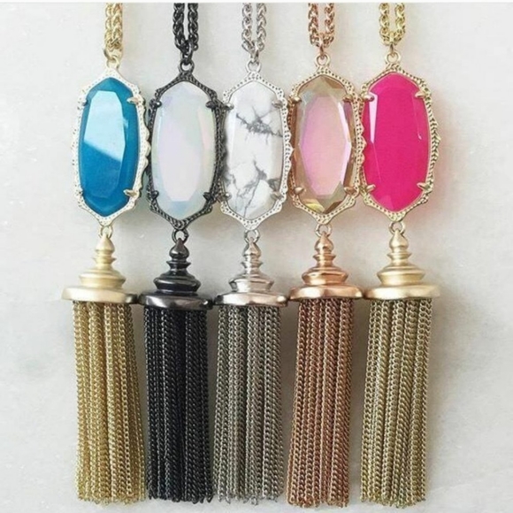 Kendra Scott Pink Agate Everly Long Necklace - Picture 3 of 13